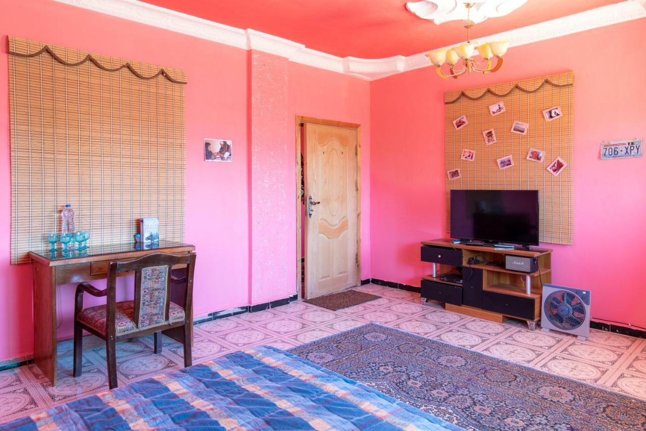Bedouin Pink Ecohouse Bed & Breakfast Wadi Musa Exterior photo